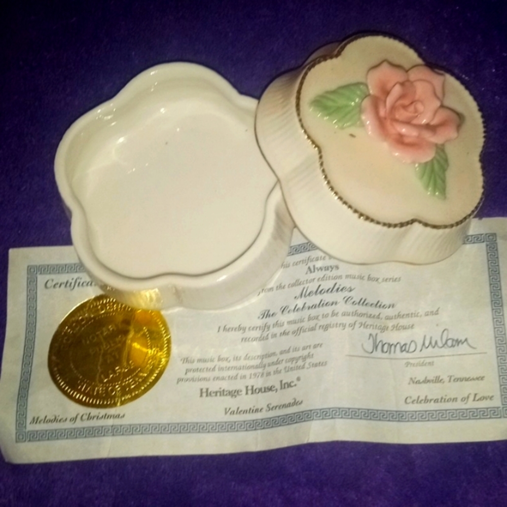 Vintage music trinket box